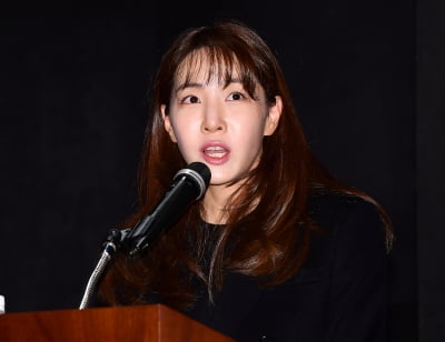 유명 작사가, 결국 고개 숙였다…방송 도중 정중한 사과 "제 자신 반성하게 돼" ('하트시그널')
