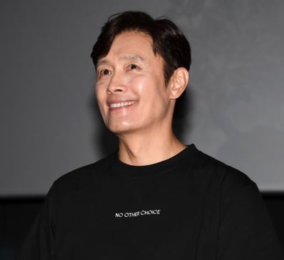 [단독] 이병헌, '내부자들' 제작사와 세 번째 입맞춤…'서울의 봄'·'파묘' 감독과 호흡
