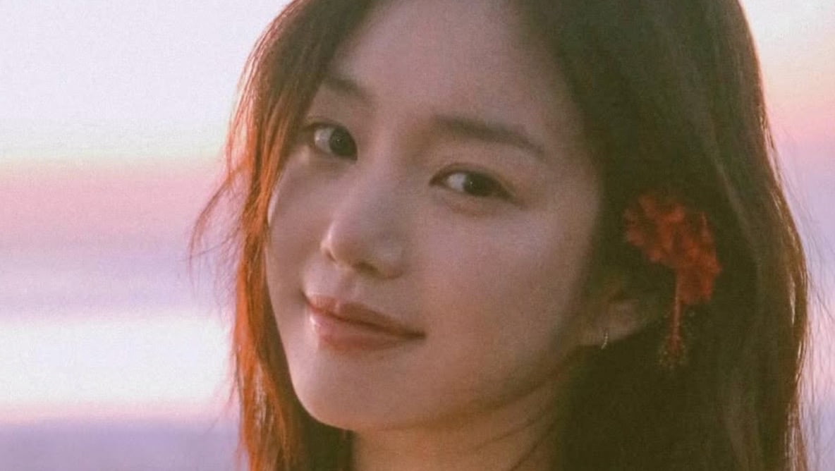 '43kg' 이유비, '뼈말라'인 줄 알았는데 해변가 화보서 숨겨진 볼륨감
