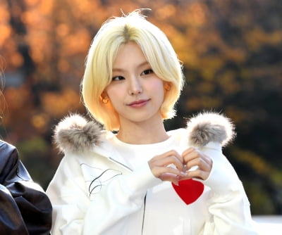 ITZY's Yeji Diagnosed with Herniated Disc Ahead of Comeback, Performance to be Limited