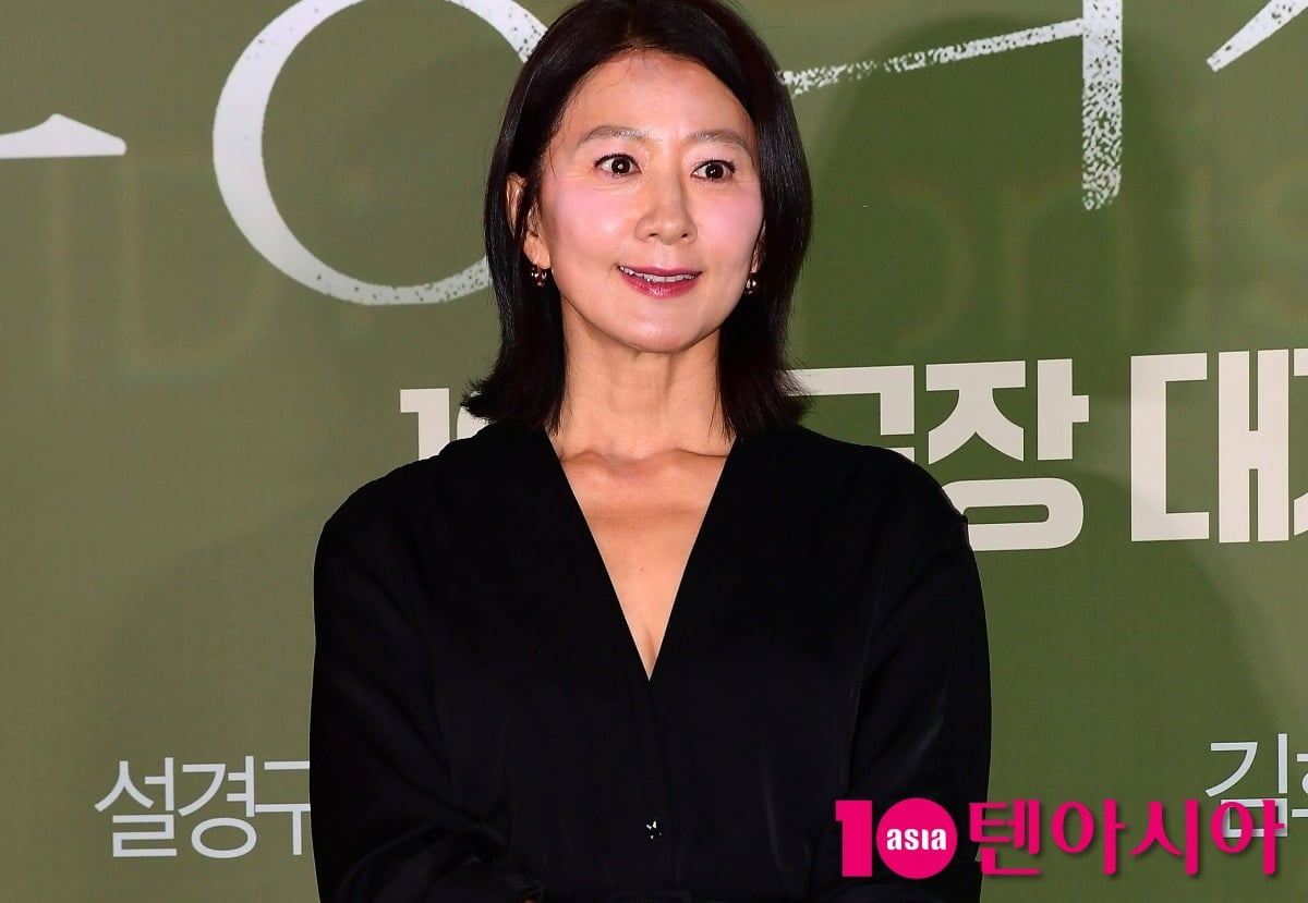 김희애가 '봉주르빵집' 촬영 후 몸살을 앓았다고 밝혔다./사진=텐아시아DB