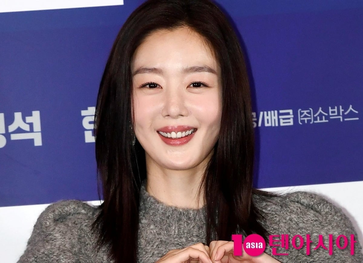 배우 한선화가 행사에 참석해 환한 미소를 보여주고 있다. / 사진=텐아시아DB