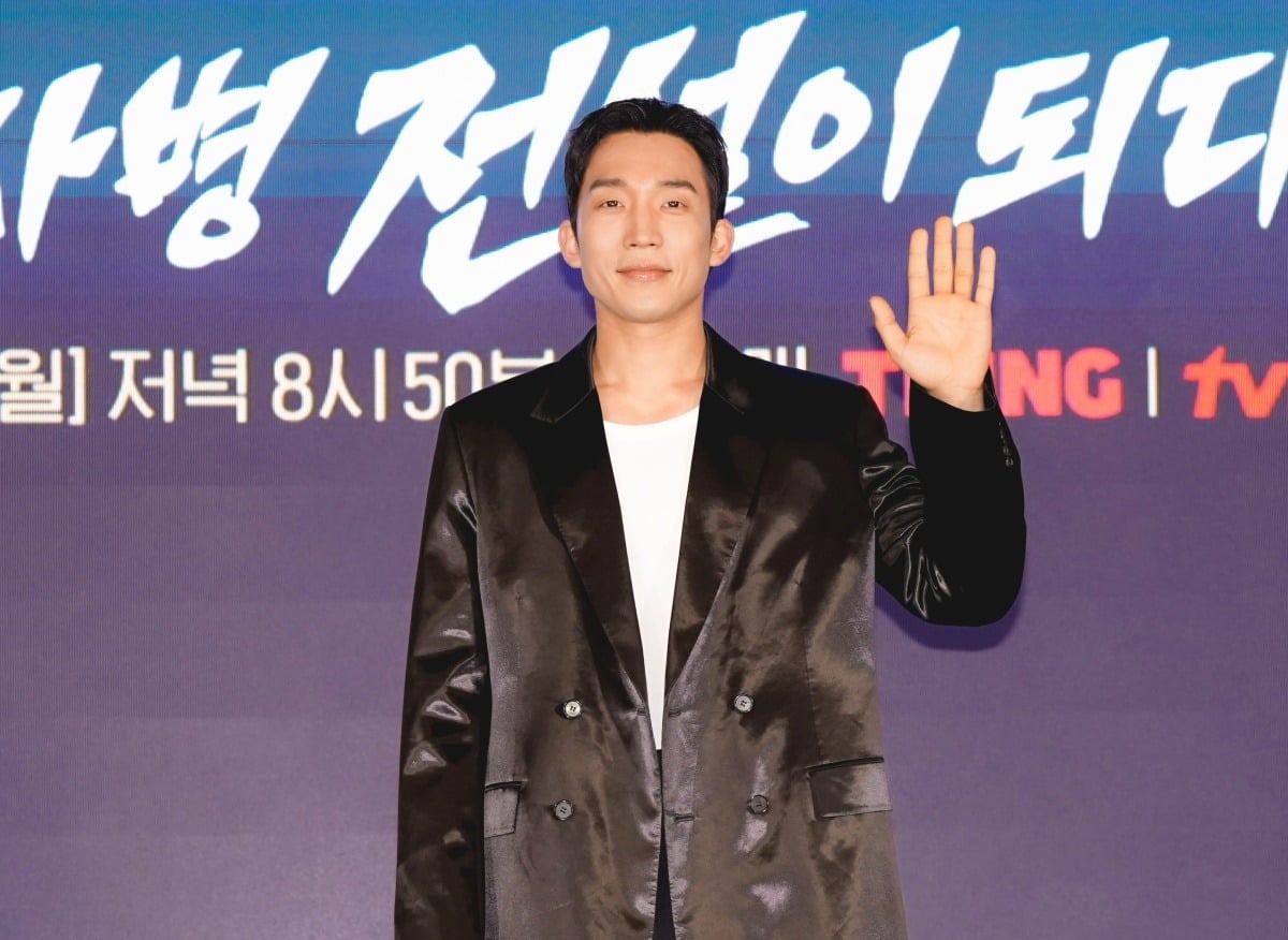 배우 이상이가 '취사병 전설이 되다' 제작발표회에서 포즈를 취하고 있다. / 사진제공=티빙