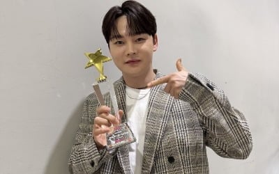 박서진, 요즘 잘 나가더니 기쁜 소식…"이렇게 좋은 상 주셔서 감사해요" [TTA-베스트송]
