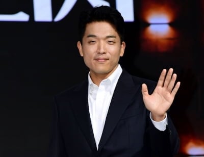 '와인 바꿔치기 논란' 안성재, '싫어요' 1만개…셰프 전성시대 '빨간불' [TEN스타필드]