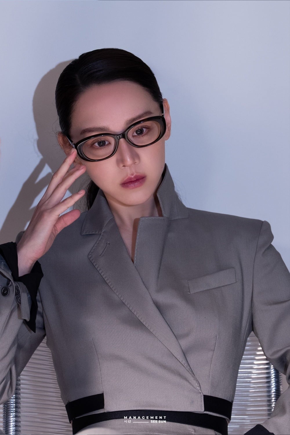 배우 신혜선이 감각적인 비주얼을 뽐냈다./사진제공=매니지먼트 시선