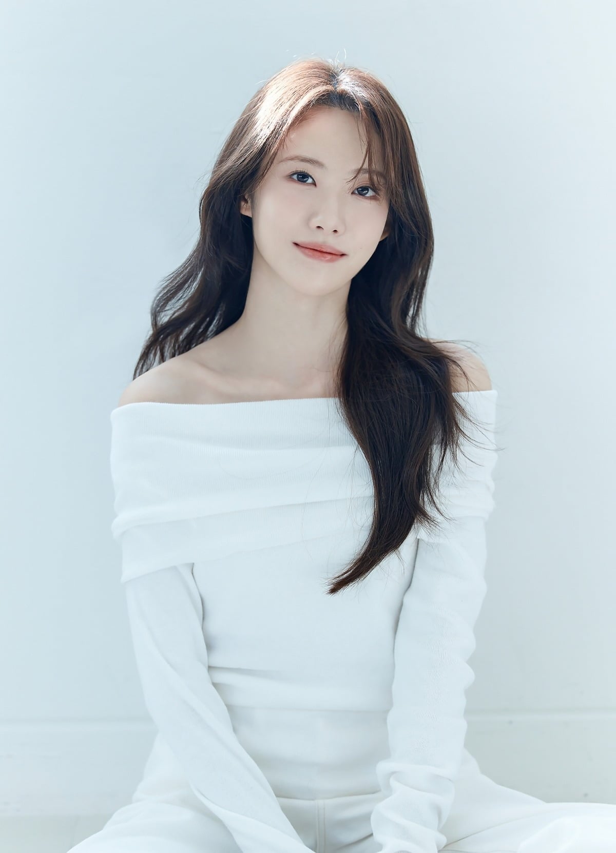우주소녀 멤버이자 배우로 활동하는 이루다가 '러브 WiFi-궁'으로 2016년 데 이래 처음으로 퓨전 사극에 도전한다./사진제공=iHQ