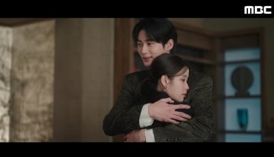 아이유♥변우석, 결국 최고 시청률 경신했다…결혼 계약서 유출 후폭풍 분투 ('대군부인')[종합]