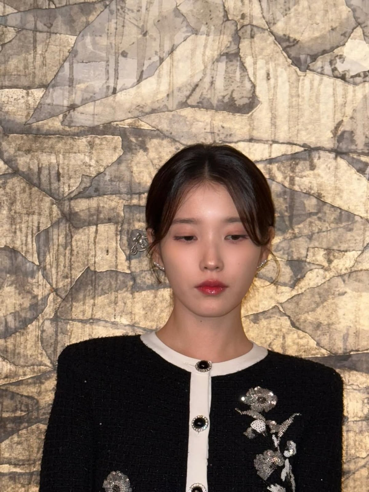 사진 =  아이유 인스타그램