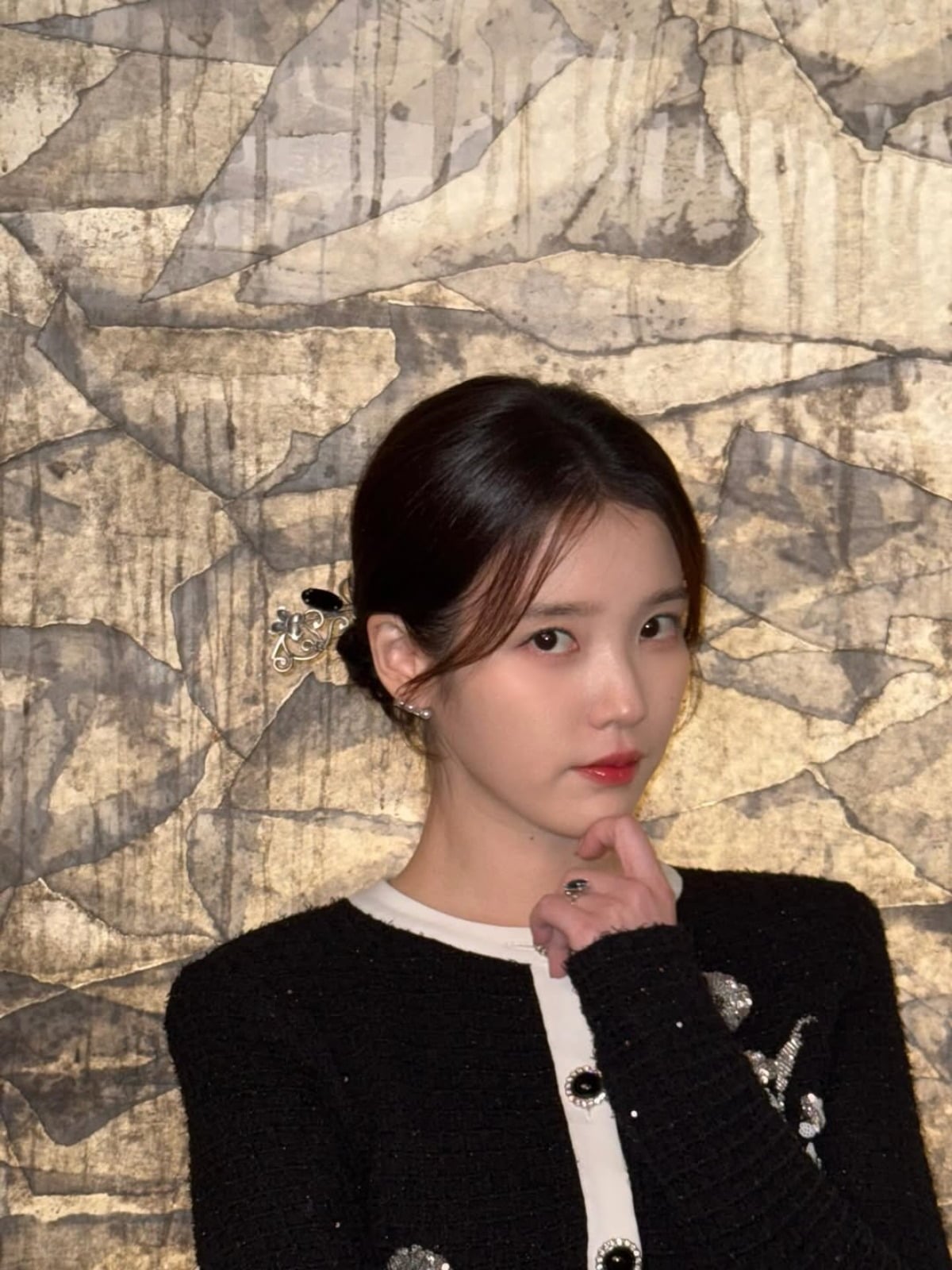 사진 =  아이유 인스타그램