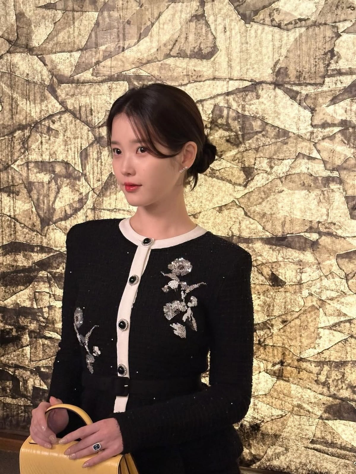 사진 =  아이유 인스타그램
