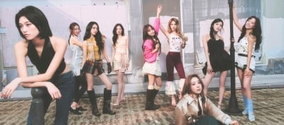 아이오아이, 이국적인 무드