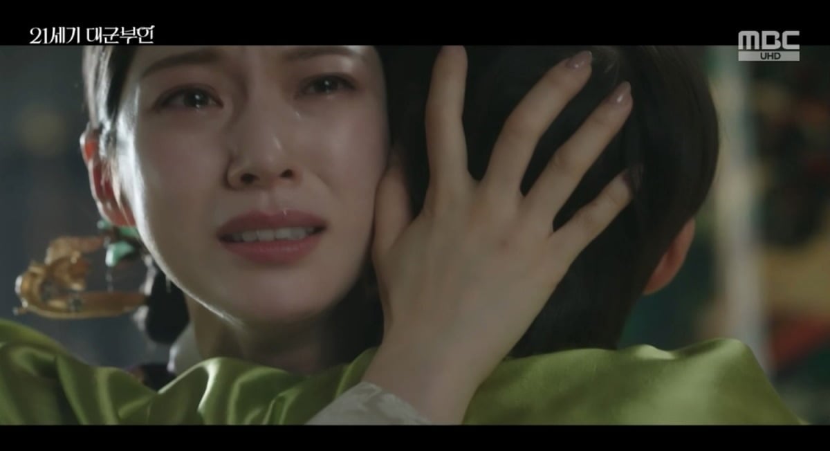 '21세기 대군부인' 공승연이 냉혹한 결단력과 가슴 깊은 상처를 동시에 그려내며 극의 텐션을 정점으로 끌어올렸다./사진=MBC 방송 화면 캡처