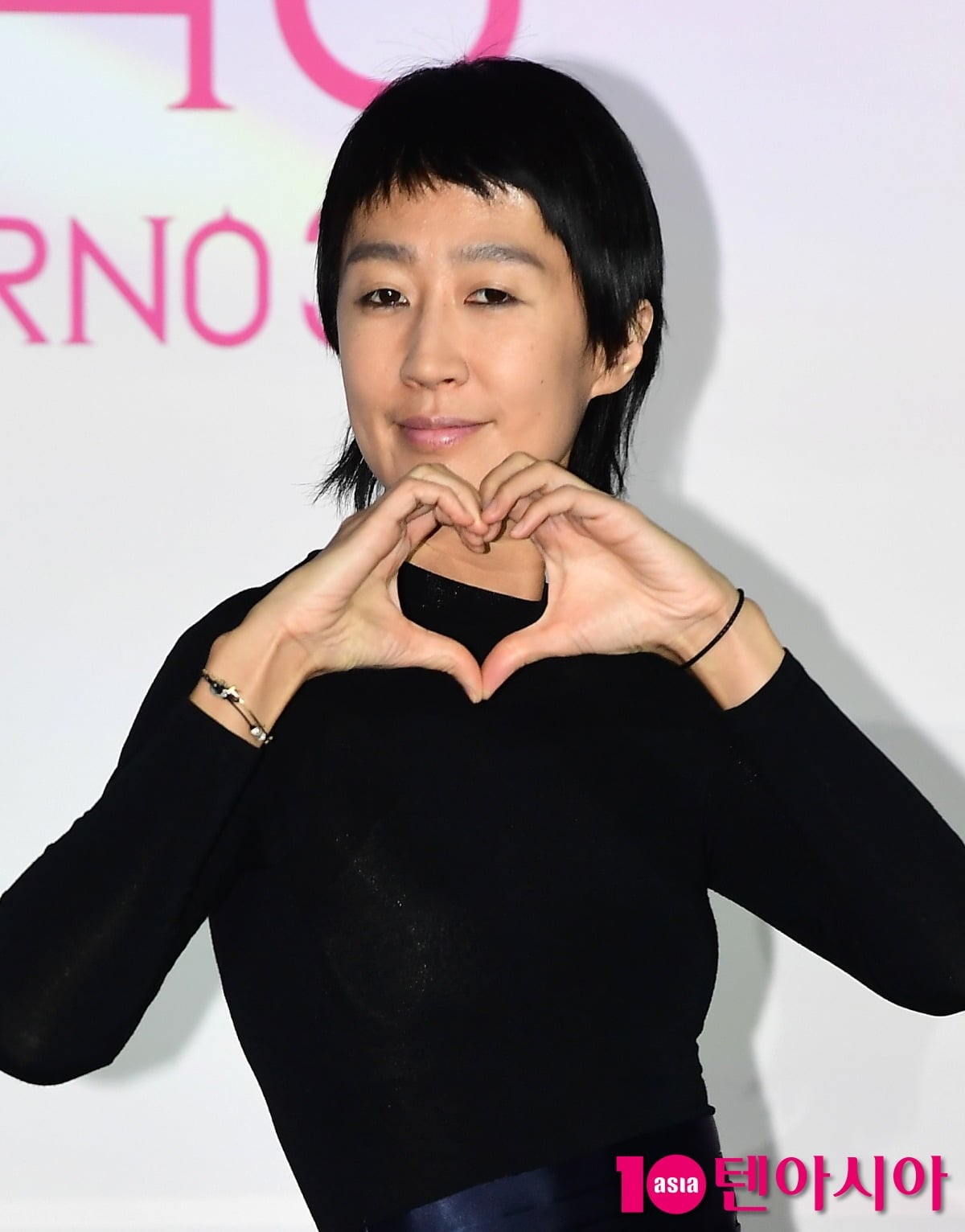 MBC '소라와 진경' 이소라와 홍진경이 해외 에이전시 면접도 통과, 마침내 꿈의 도시 파리에 입성했다./사진=텐아시아DB