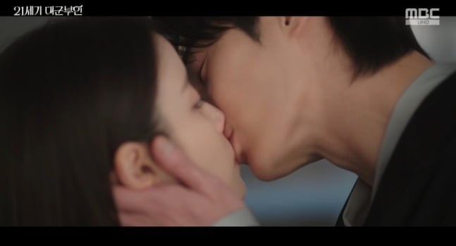변우석이 '21세기 대군부인'에서 키스신을 선보였다. / 사진제공=MBC
