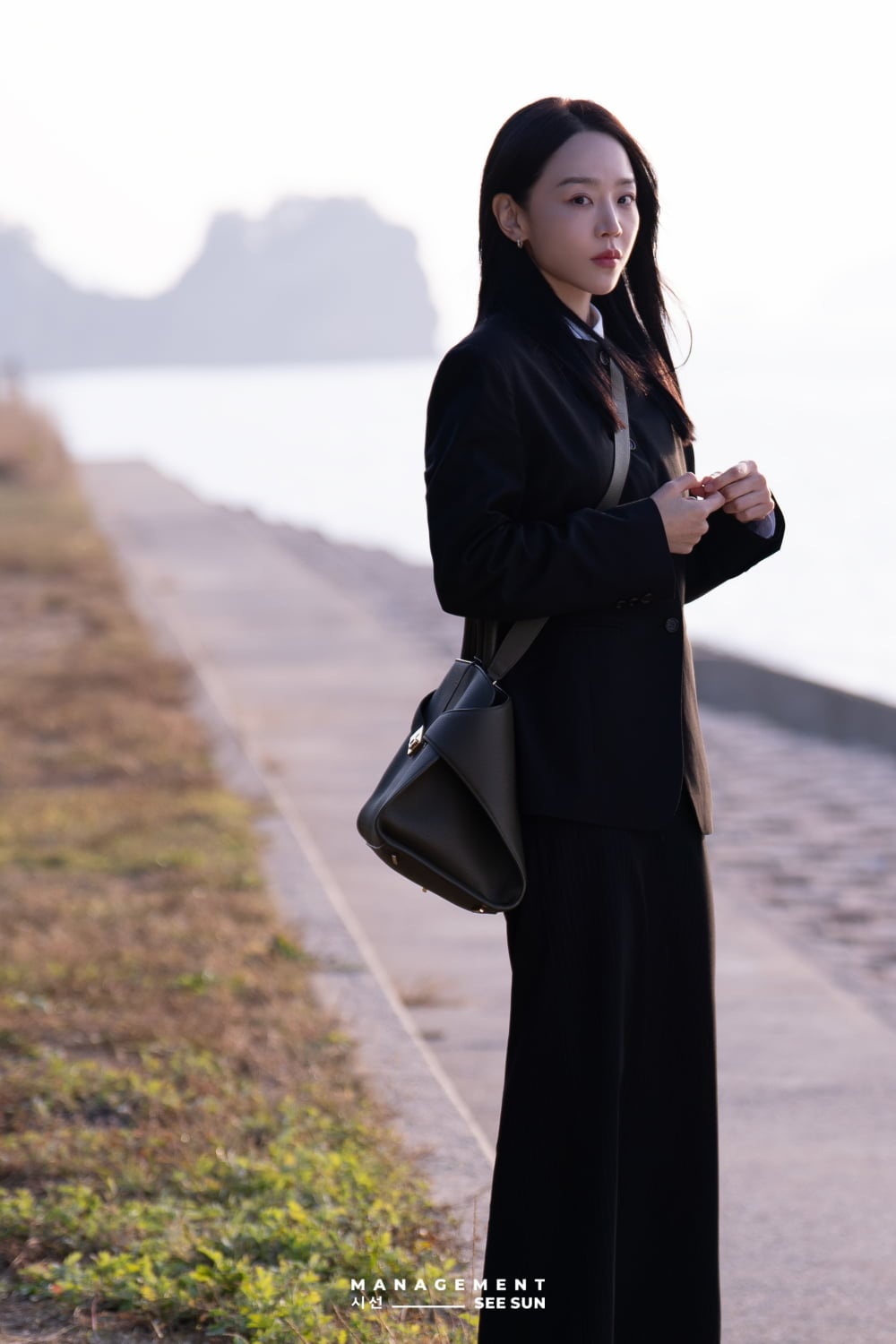 신혜선, 직장인 OOTD의 정석