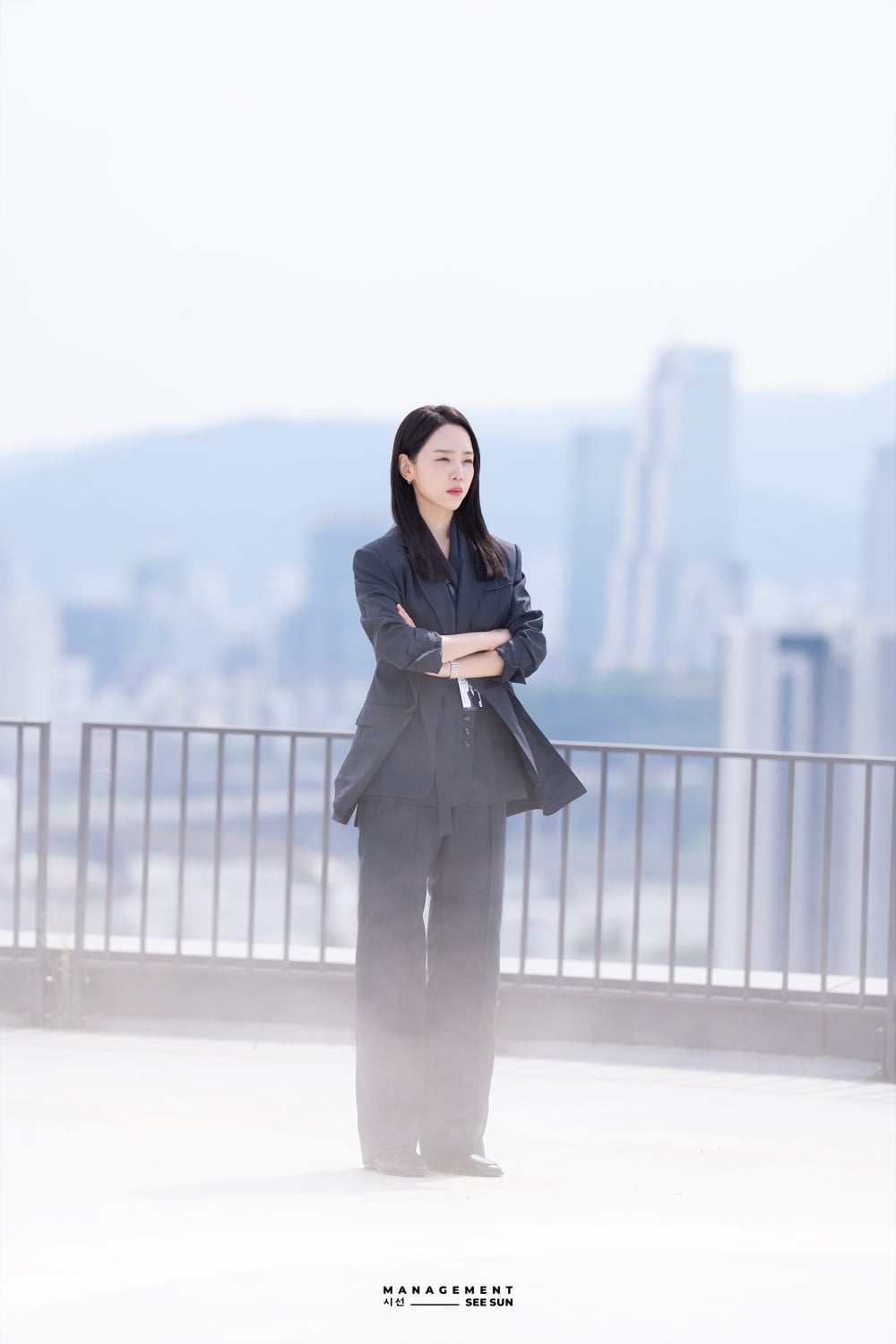 신혜선, 직장인 OOTD의 정석