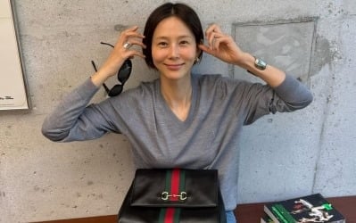 김나영, 주말엔 450만원짜리 명품백 들고…여유 느껴지는 미소 "화창한 날씨"