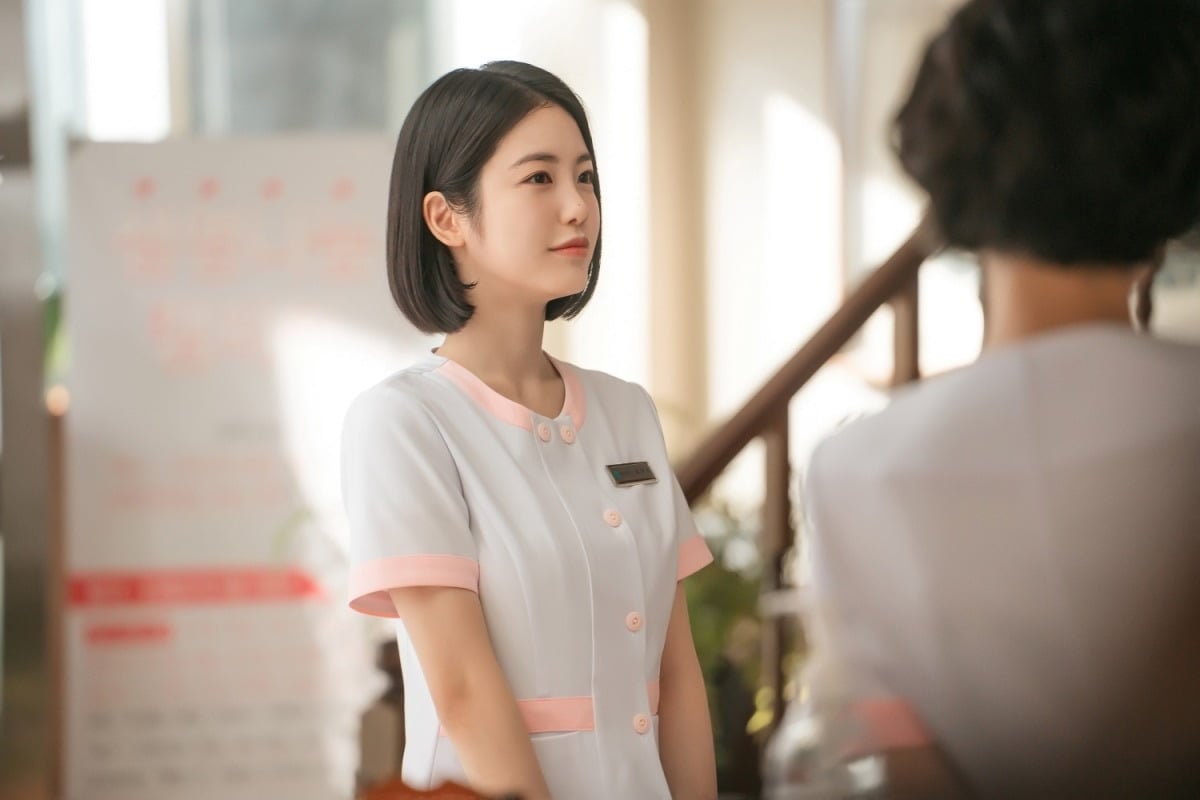 신예은이 당돌하고 다정한 간호사 '육하리'로 변신한다./사진제공=ENA