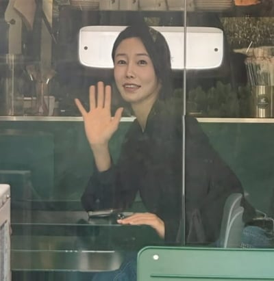 두문분출하던 이천수 아내 "제일 몹쓸 짓은 시기·질투"…논란 후 나들이 나섰다