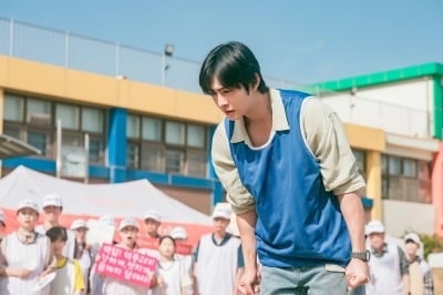 안효섭, 결국 후폭풍 겪었다…♥채원빈 기습 키스에 요동치는 감정 ('오매진')