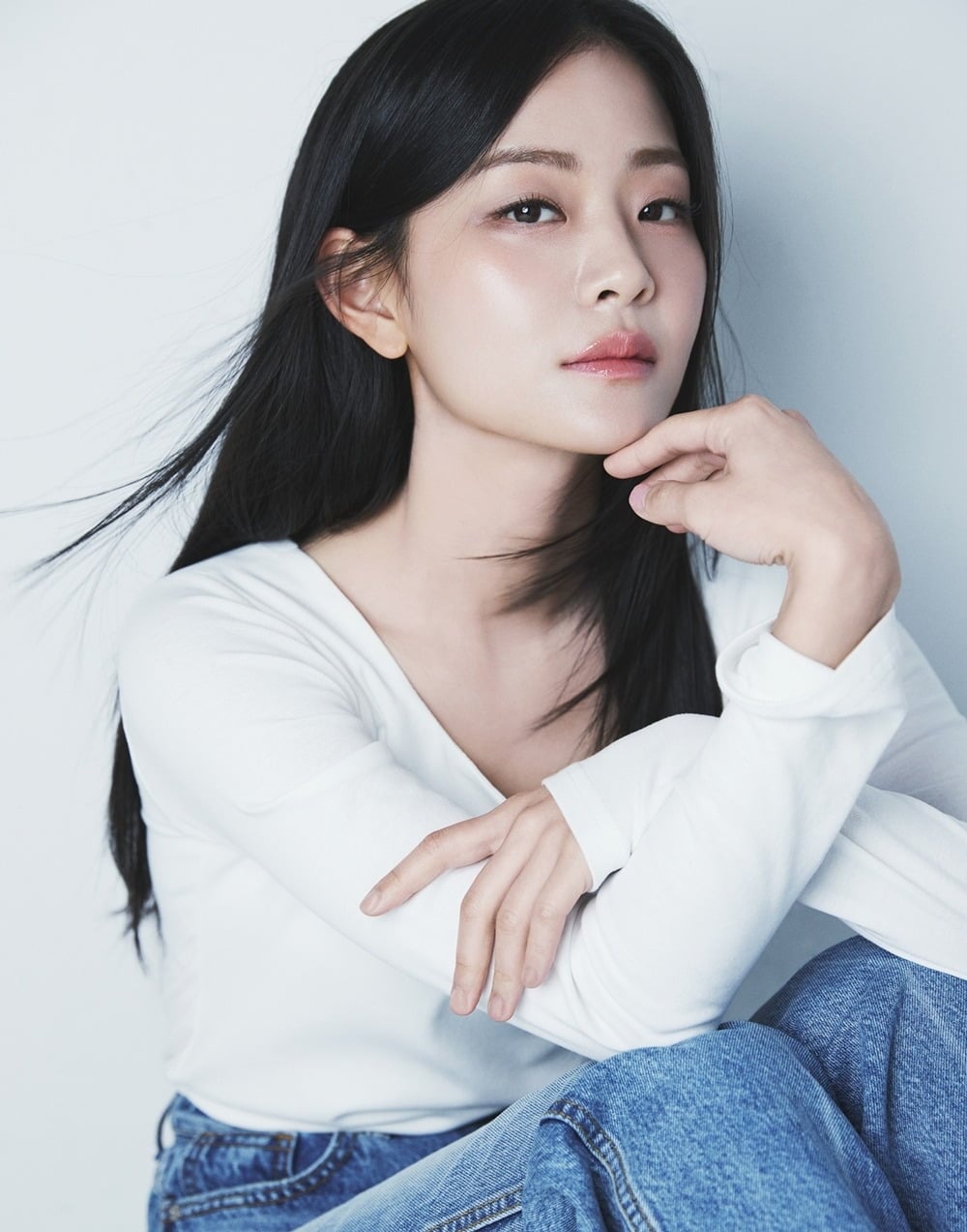 정수빈이 다채로운 매력이 담긴 새 프로필을 공개했다./사진제공=제이와이드컴퍼니