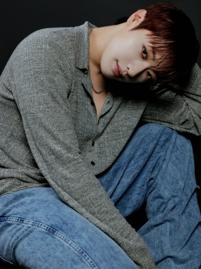 골든차일드 출신 태그, 유니버스로 새출발