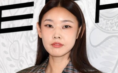 '43세 미혼' 한혜진, 깜짝 선언했다…"45세에 독신 파티, 축의금 걷을 것" ('한혜진')