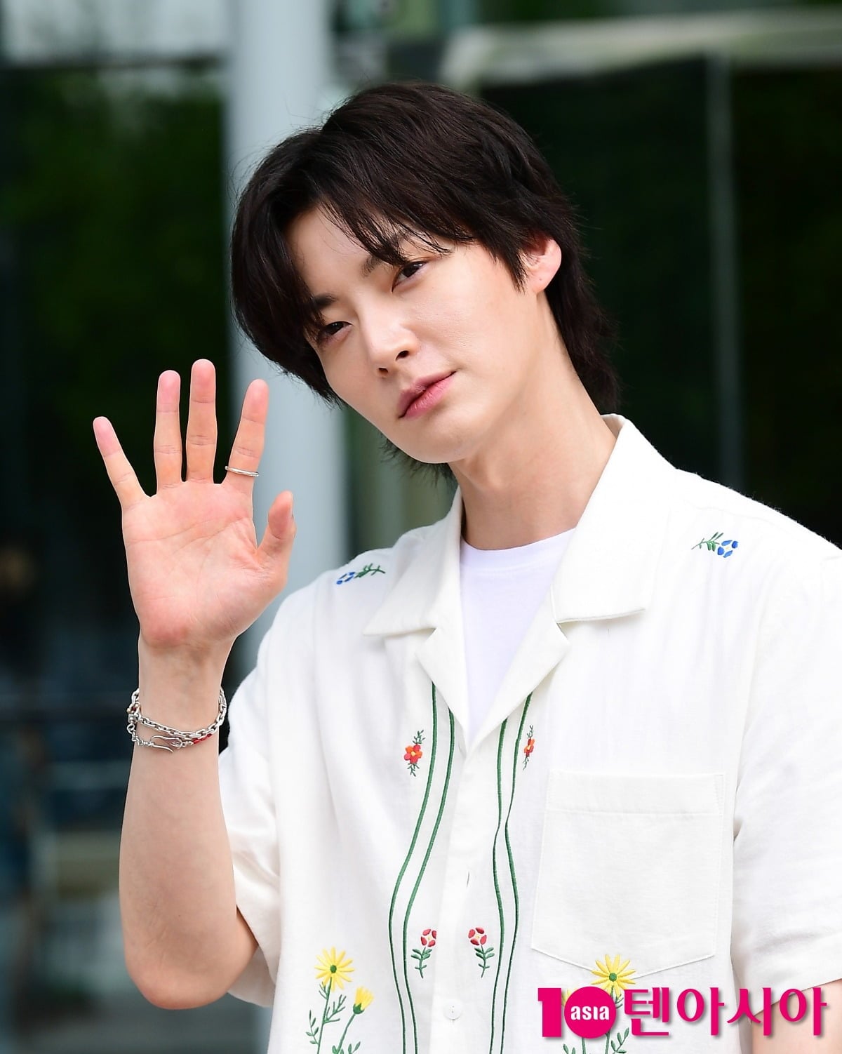 안재현이 공식 행사에 참석해 포즈를 취하고 있다./사진=텐아시아DB