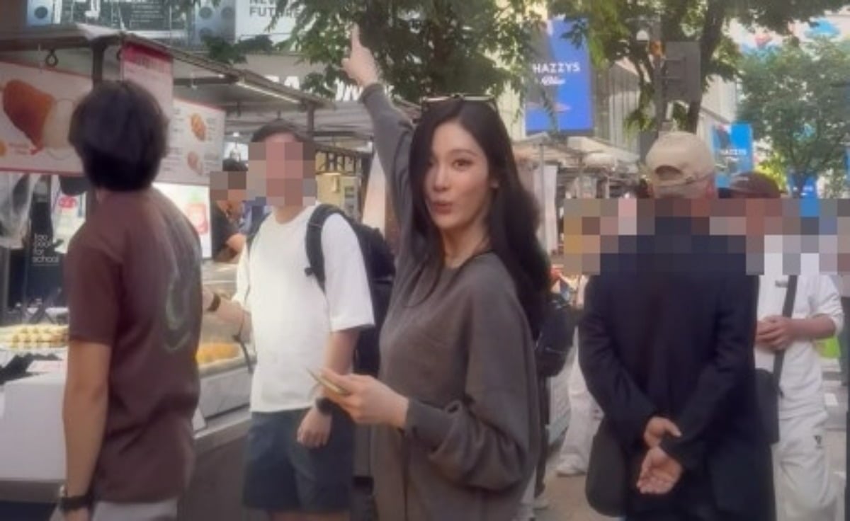 그룹 에스파 멤버 닝닝이 명동 한복판에 등장했다. / 사진=닝닝 SNS