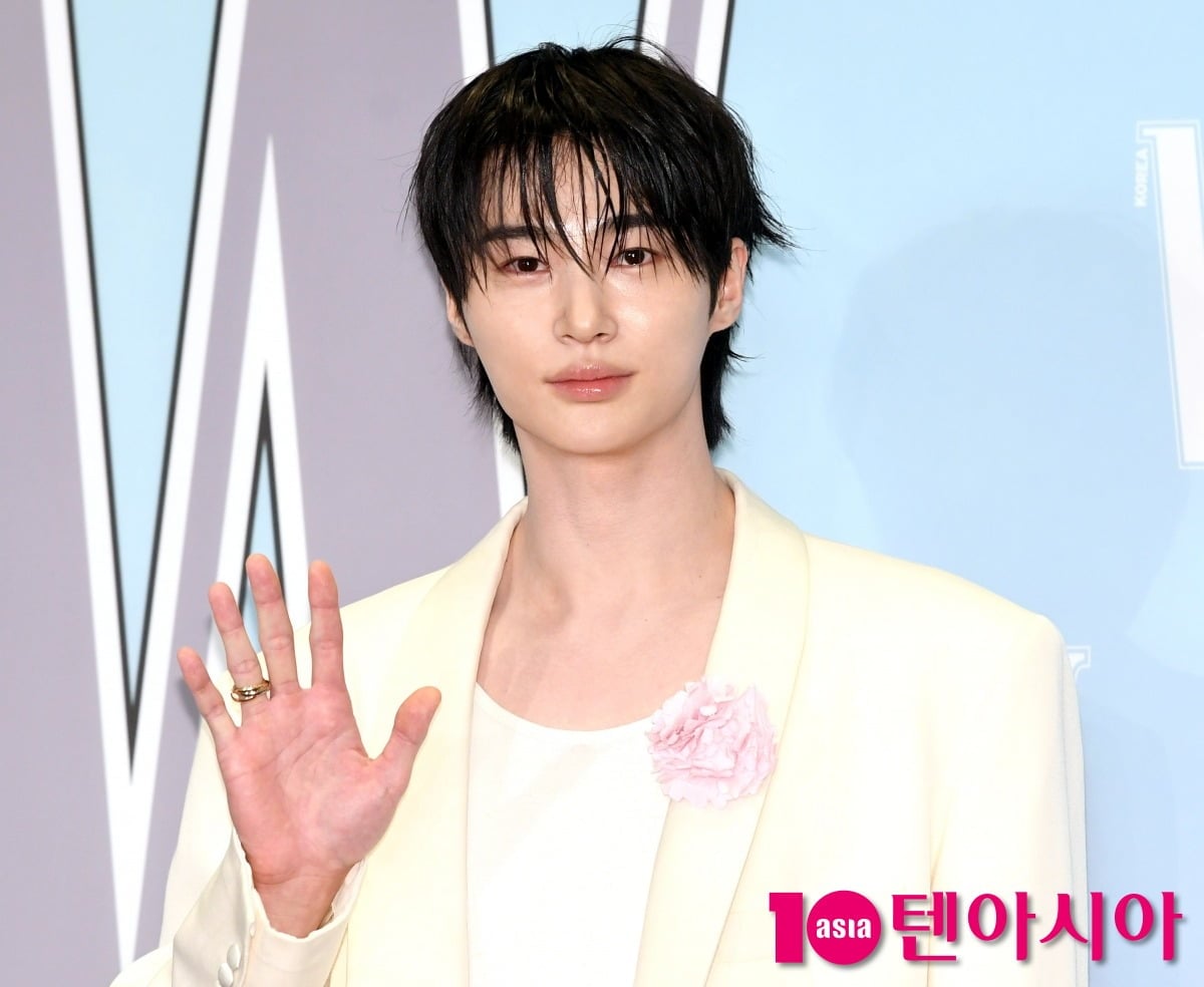 배우 변우석이 공식 행사에 참석해 포즈를 취하고 있다./사진=텐아시아DB