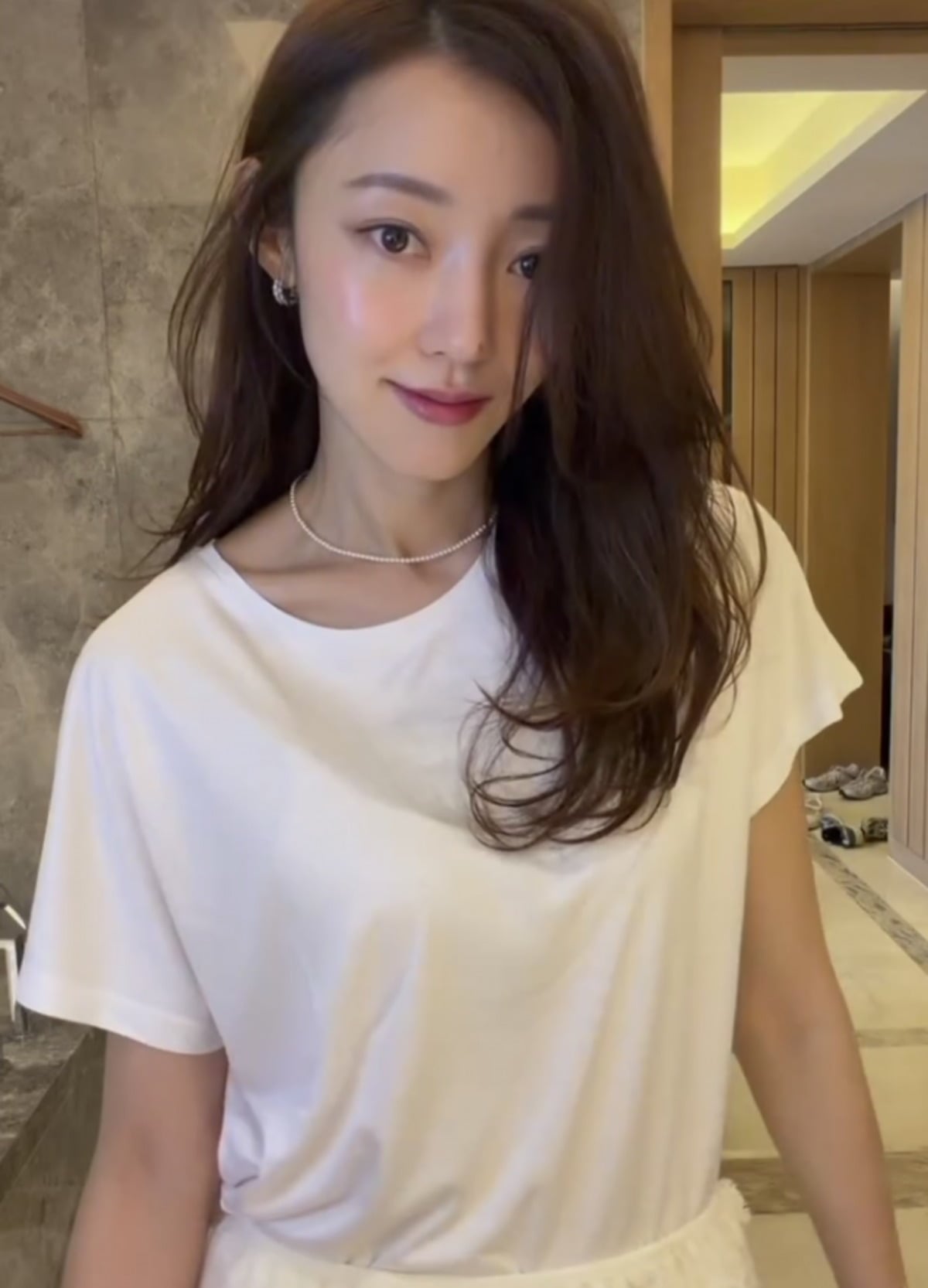 서하얀이 우아한 매력을 뽐냈다. / 사진=서하얀 SNS 캡처