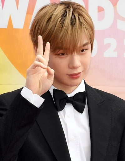 '워너원 재결합 불참' 강다니엘, 깜짝 근황 알려졌다…'장난감계 유재석'에게 초호화 플렉스 ('전참시')