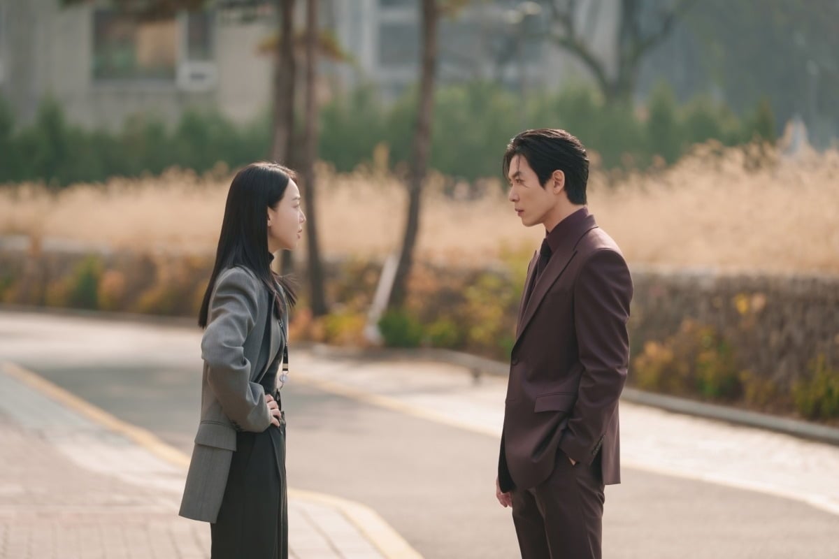 '은밀한 감사' 신혜선과 김재욱의 숨막히는 대치가 예고됐다. / 사진제공=tvN