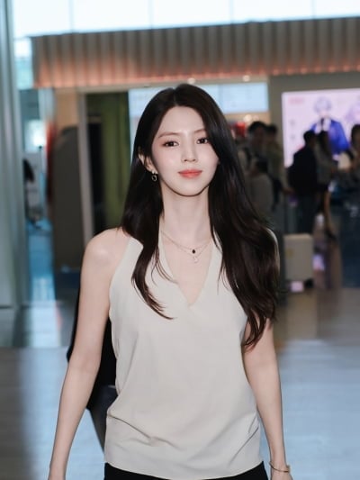 이게 다 얼마야…부쉐론 휘감은 한소희, 칸 영화제 출국 전 프렌치 하이주얼리 패션 화제