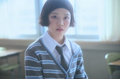 김향기, 유명 남돌과 제대로 케미 터졌다…"서로 더 웃기려고 무리해" ('로맨스의')[인터뷰③]