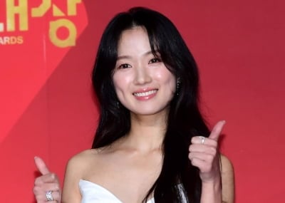 교복 벗은 김혜윤, '살목지' 찍고 '칼라페' 접수…영리한 외연 확장 [TEN피플]
