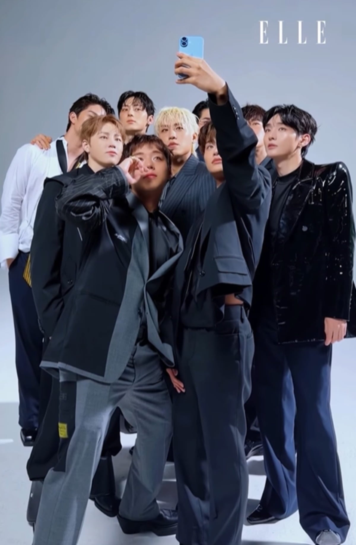 워너원의 반가운 단체 화보가 공개됐다./사진=엘르 SNS 캡처