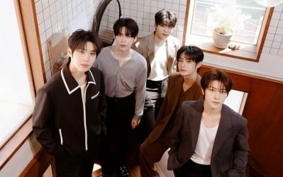 제로베이스원, '옛 동료' 엔더블과 경쟁 구도에 입 열었다 [인터뷰②]