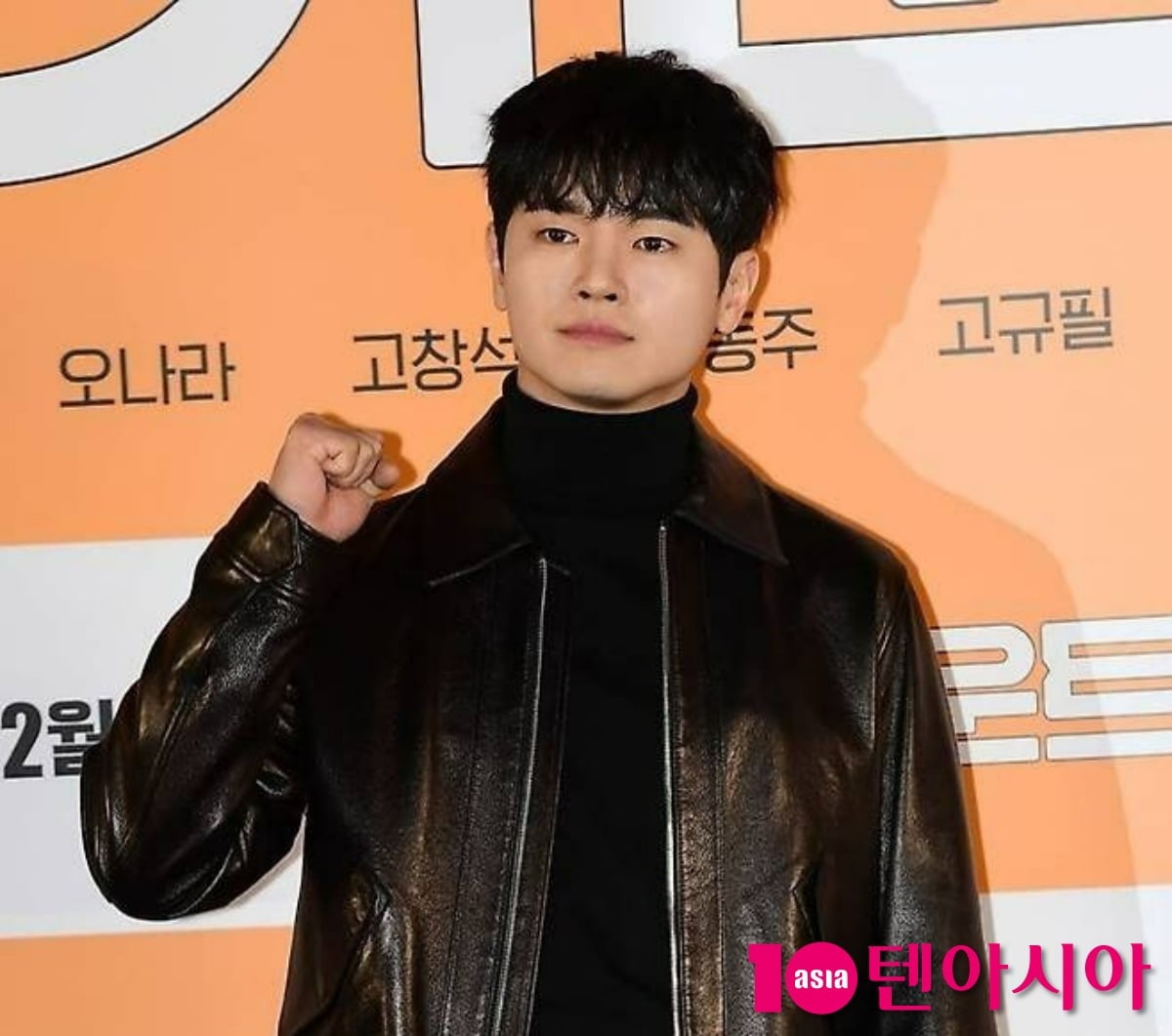 배우 장동주가 취재진 앞에서 포즈를 취하고 있다. / 사진=텐아시아 DB
