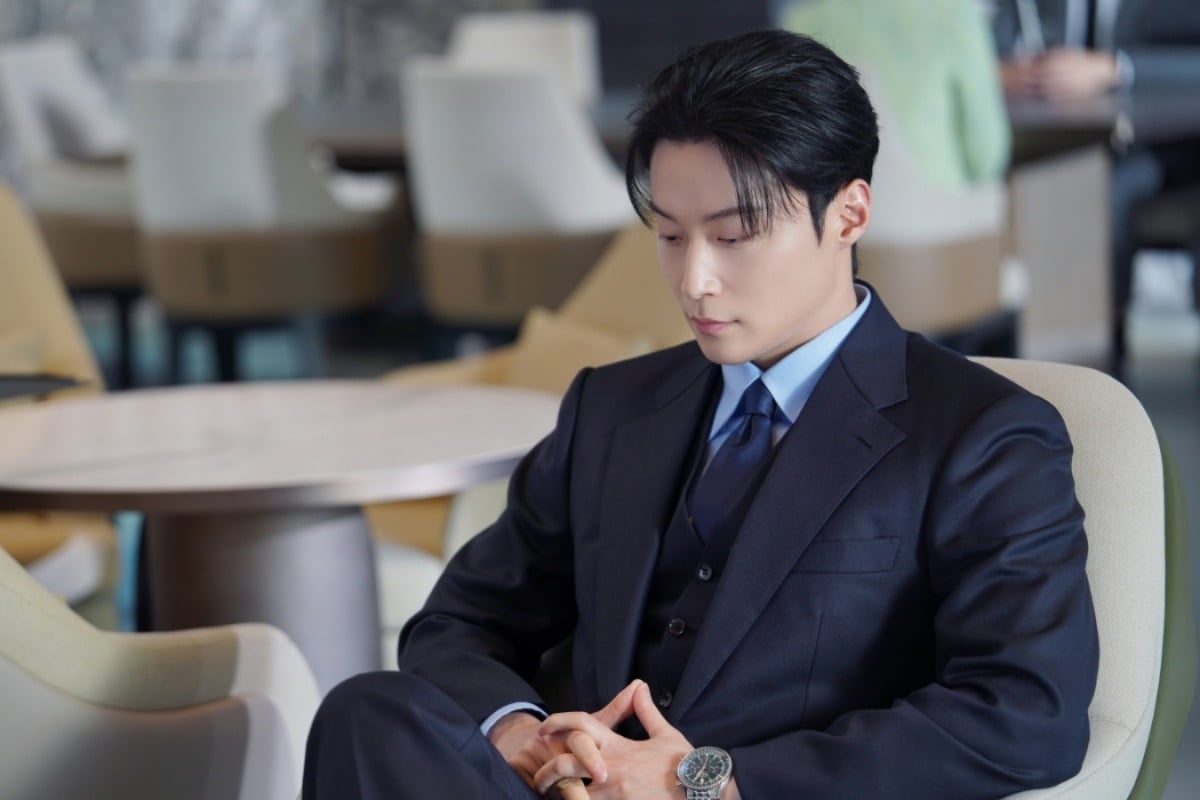 배우 허남준이 극과 극 분위기를 오가는 비주얼로 존재감을 자랑했다./사진제공=에이치솔리드