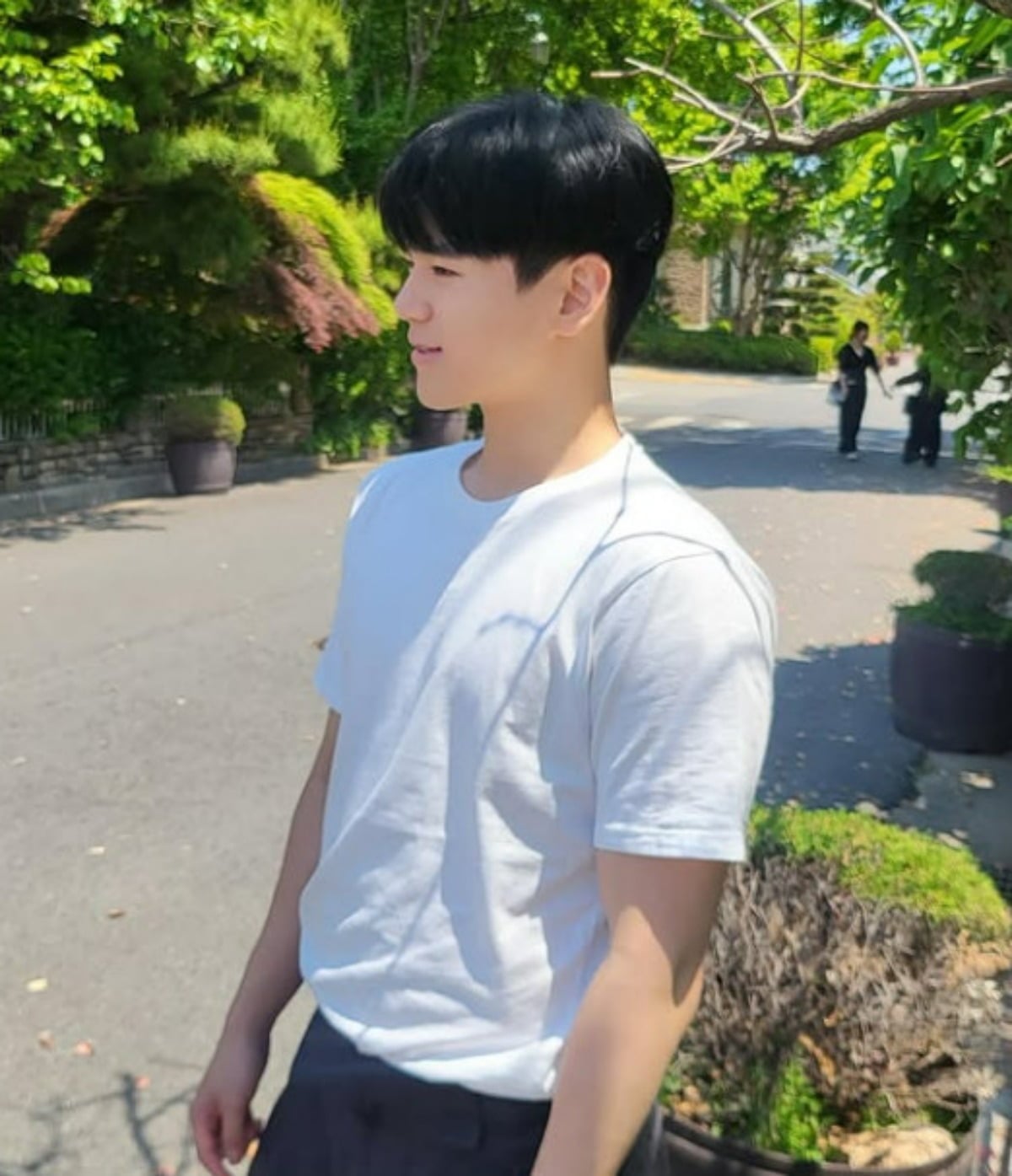 가수 윤민수의 아들 윤후가 훈훈한 외모를 보이고 있다. / 사진=윤후 SNS