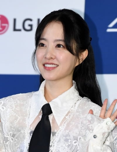 '골드랜드' 박보영, 공개 4회 만에 여주상 후보 직행…글로벌 OTT 어워즈, 공정성 갑론을박