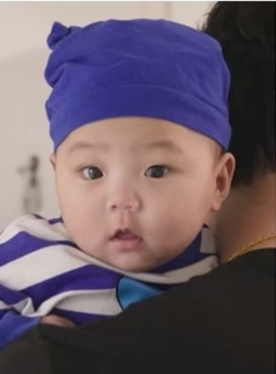 KCM 아들 아니랄까 봐…父 똑 닮은 성량+미모의 母 빼다 박은 비주얼 ('슈돌')