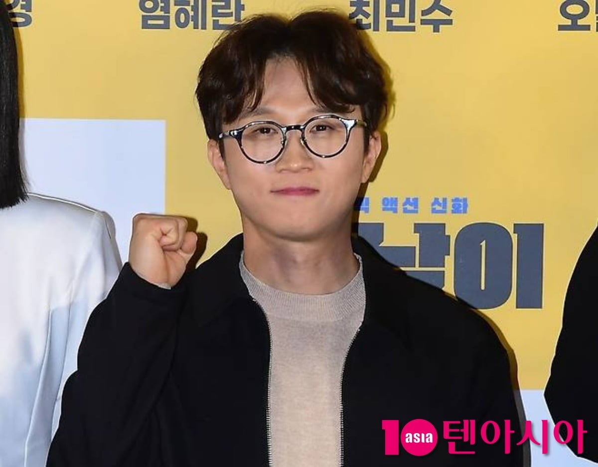 박성광이 취재진 앞에서 화이팅을 외치고 있다. / 사진=텐아시아 DB