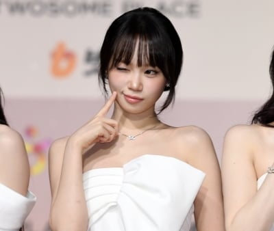 [공식] 르세라핌 김채원, 컴백 앞두고 결국…"목 통증으로 스케줄 불참"
