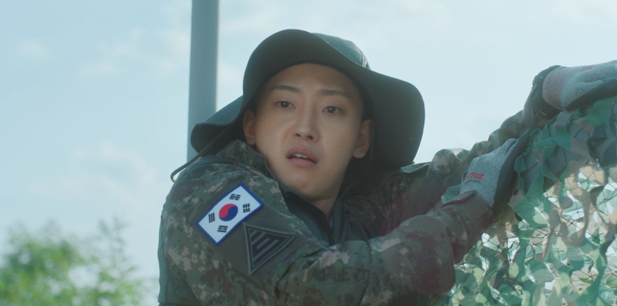 강하경이 '취사병'에서 개성있는 연기를 보여주고 있다. / 사진='취사병 전설이 되다' 방송 캡쳐