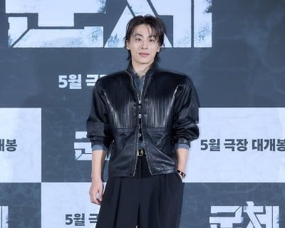 구교환, 좀비 얼마나 좋았길래 영상 편지까지 보냈다…"♥얘들아, 잘 있지?" ('군체')