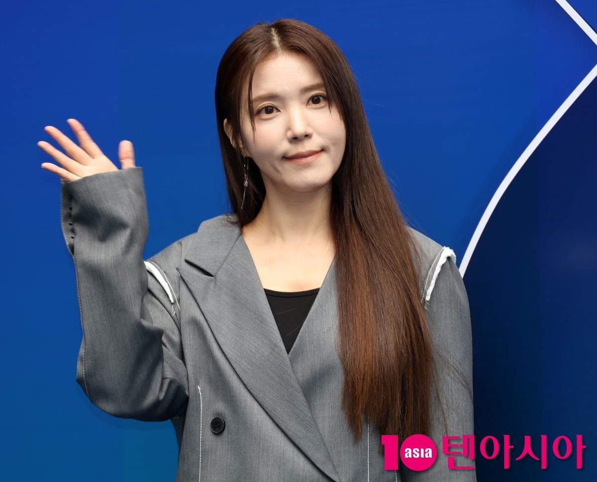 배우 정시아가 공식 행사에서 포즈를 취하고 있다. / 사진=텐아시아DB