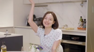 '예비신부' 문채원, 결혼 앞두고 연애관 밝혔다…"과거 짝사랑 무의미" 고백 ('문채원')